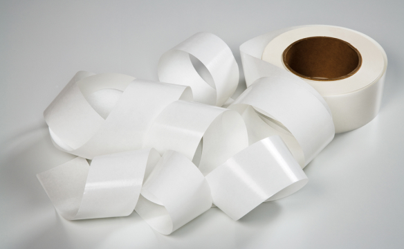 廃棄する剥離紙をリサイクル活用させた環境配慮型製品